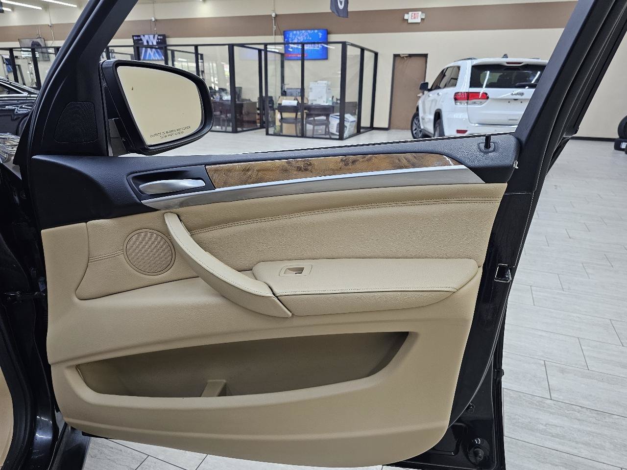 Used 2013 BMW X5 xDrive50i AWD/4WD image 39