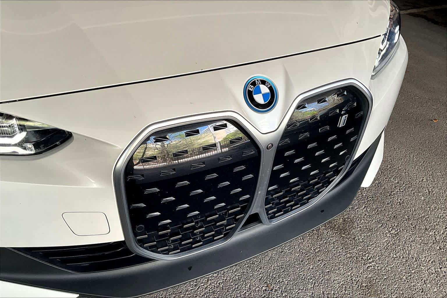 Used 2023 BMW i4 eDrive35 w/ Premium Package image 29