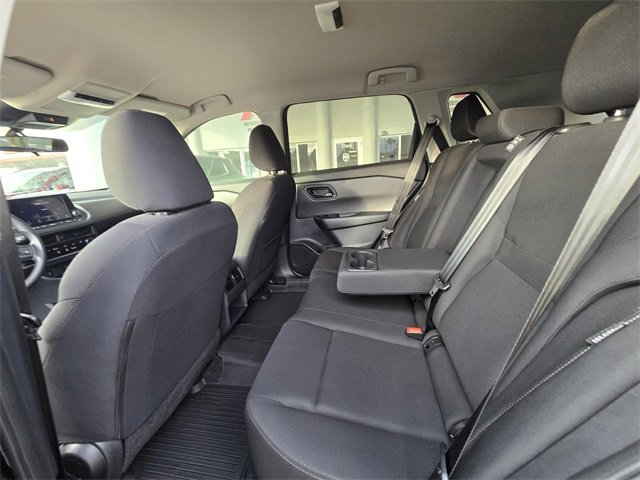 Used 2025 Nissan Rogue S image 7