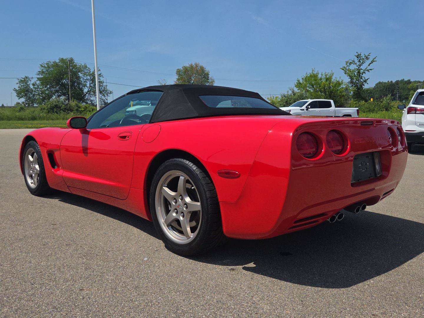 Used 2004 Chevrolet Corvette Convertible w/ Preferred Equipment Group RWD image 3