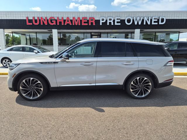 Used 2022 Lincoln Aviator Reserve w/ Equipment Group 201A AWD/4WD image 11