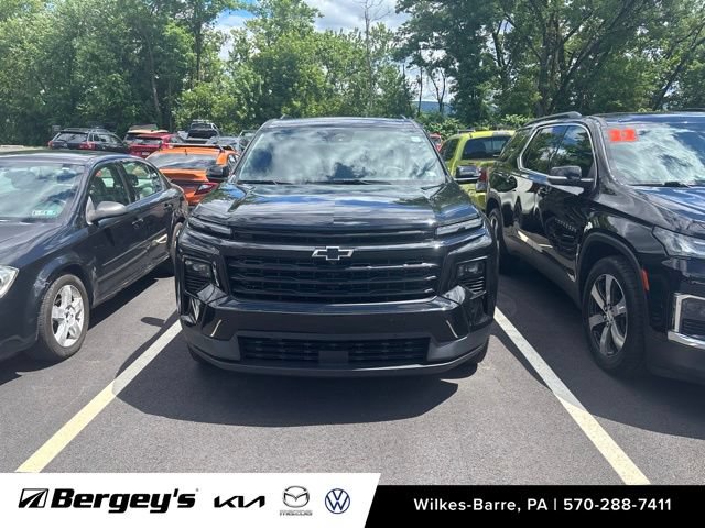 Used 2025 Chevrolet Traverse LT w/ Enhanced Driving Package AWD/4WD image 2