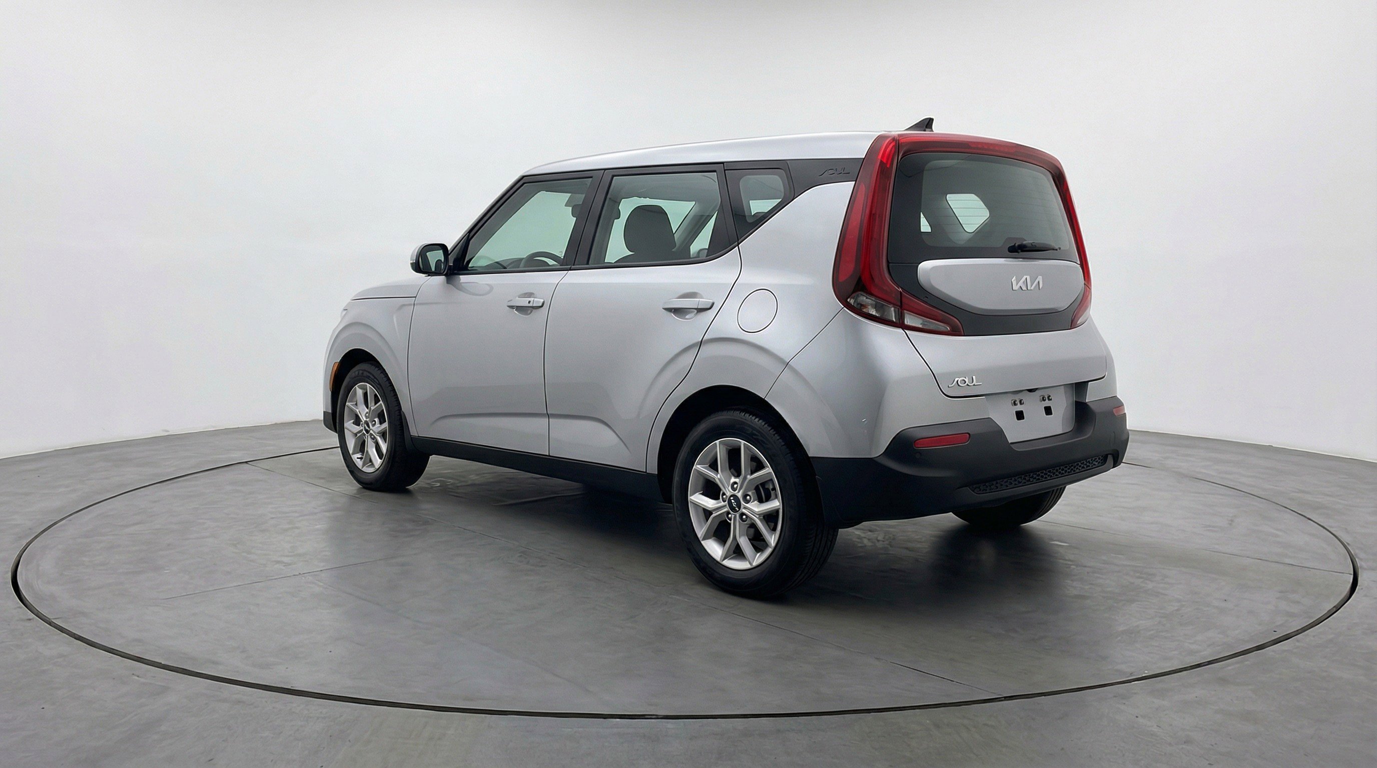Used 2025 Kia Soul LX w/ LX Technology Package FWD image 6