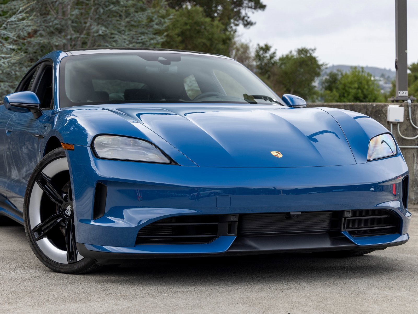 New 2025 Porsche Taycan 4S image 9