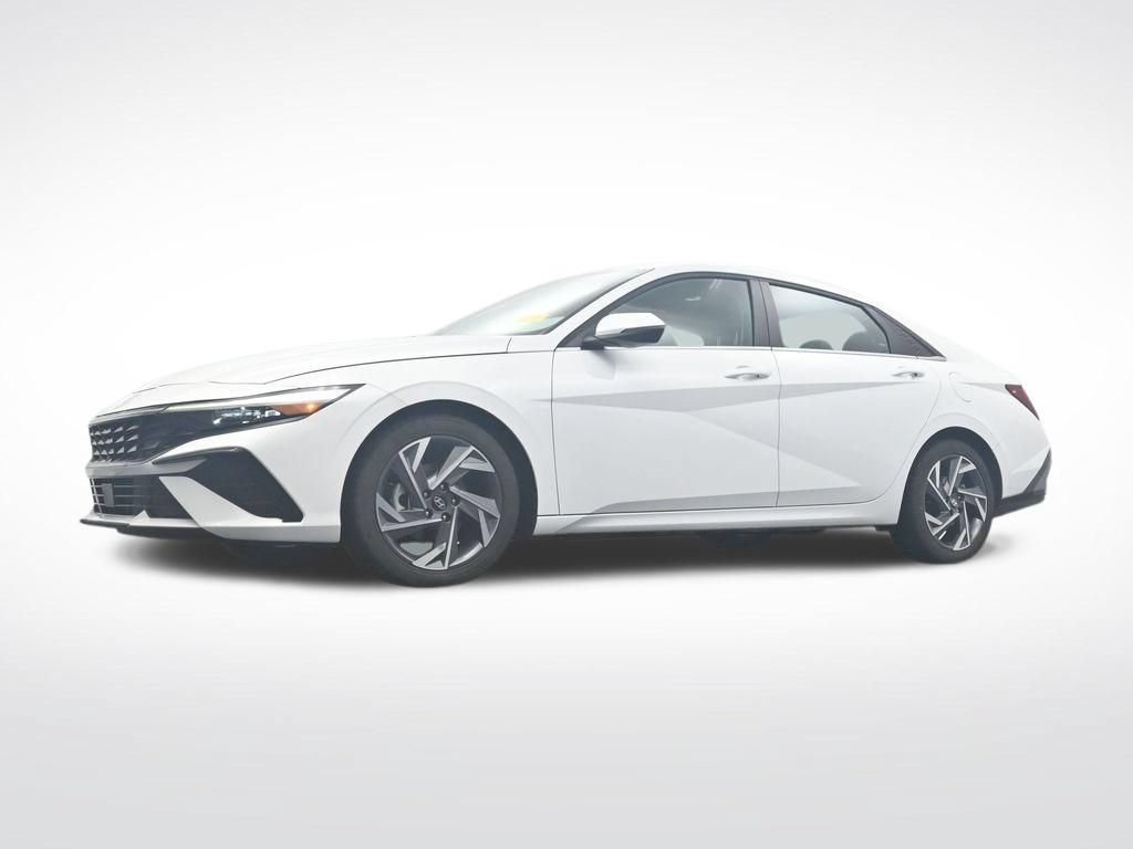 Used 2025 Hyundai Elantra Limited FWD image 29