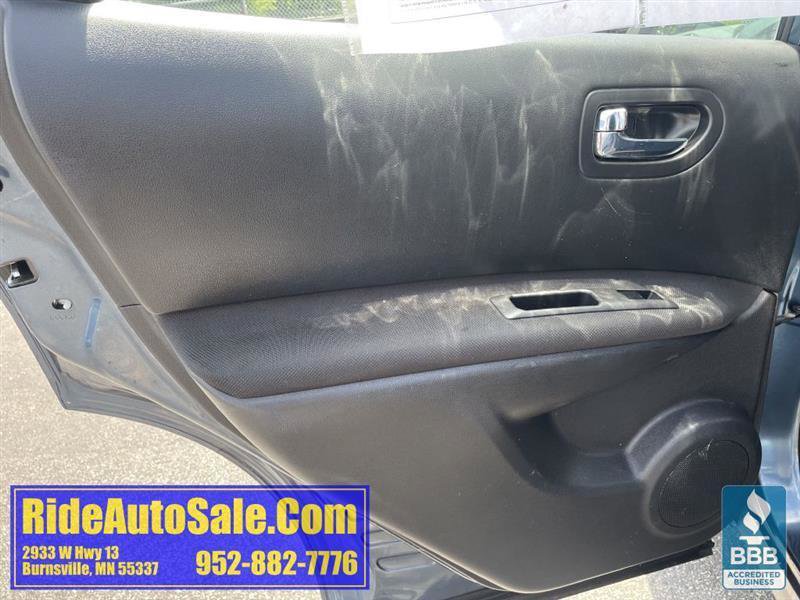 Used 2015 Nissan Rogue S w/ Convenience Package AWD/4WD image 11