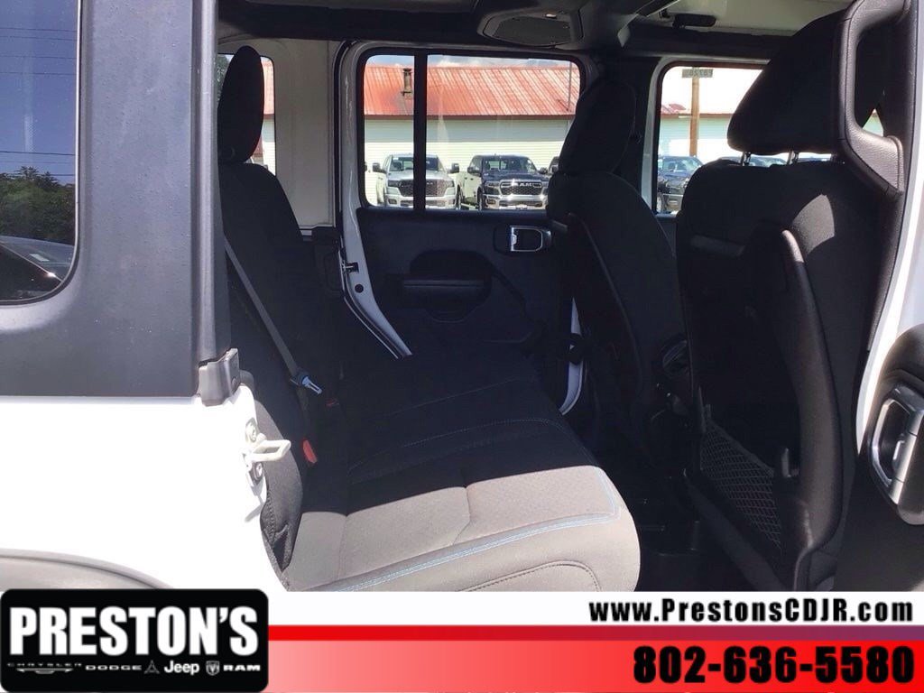 Used 2024 Jeep Wrangler Unlimited Rubicon 4xe AWD/4WD image 32
