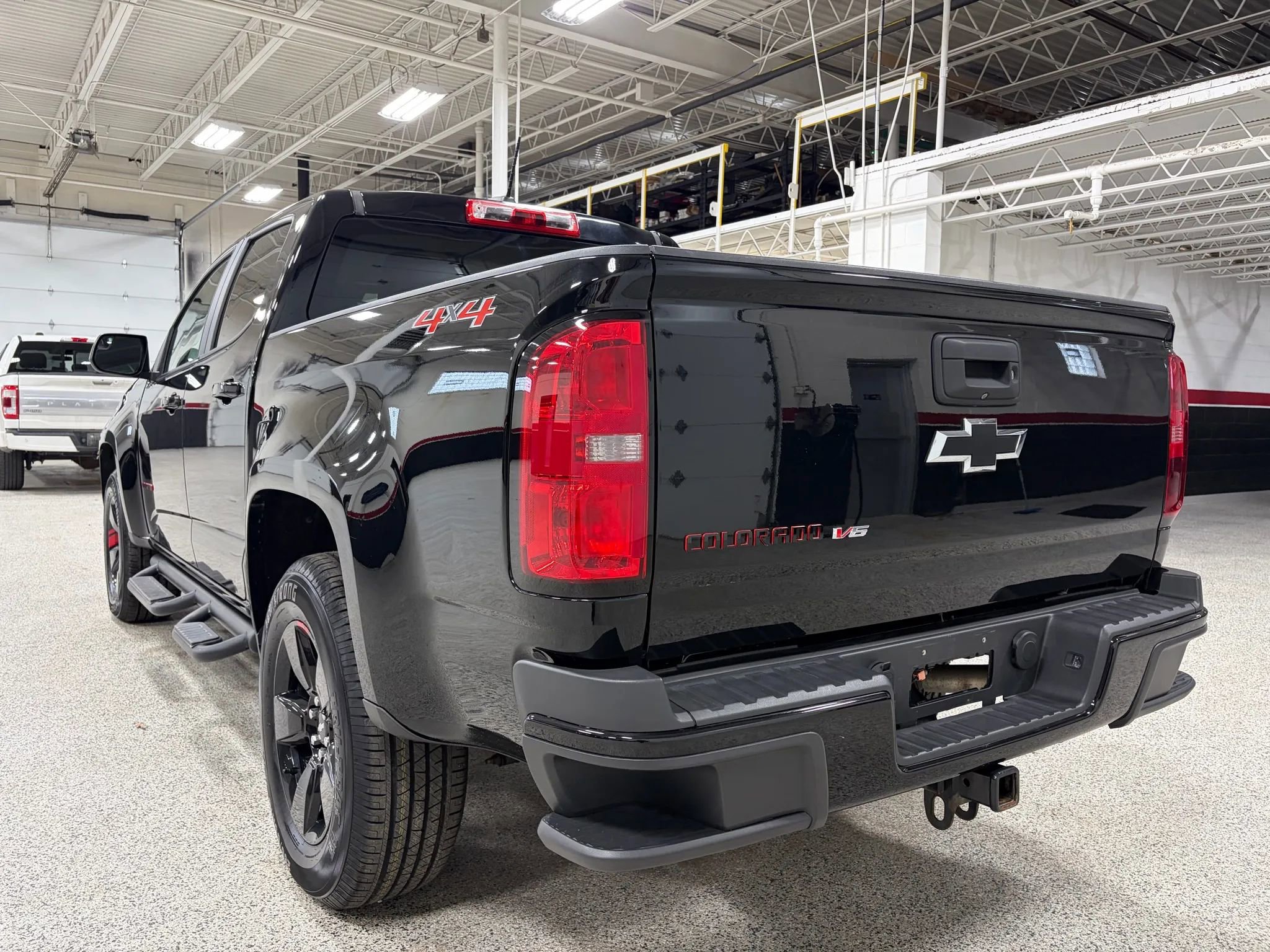 Used 2019 Chevrolet Colorado LT w/ Redline Special Edition image 3