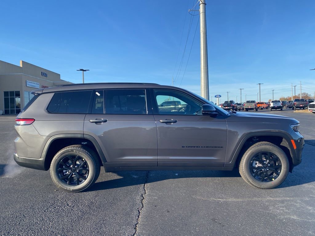 New 2025 Jeep Grand Cherokee L Altitude image 8
