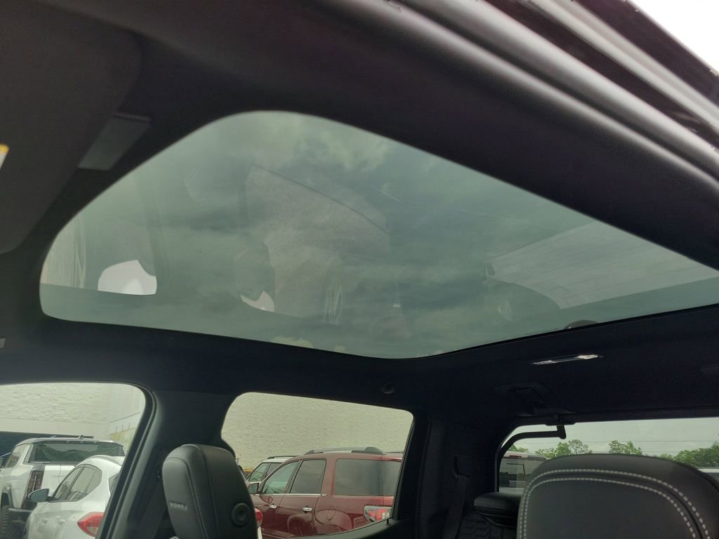 New 2025 GMC Sierra EV Denali image 27