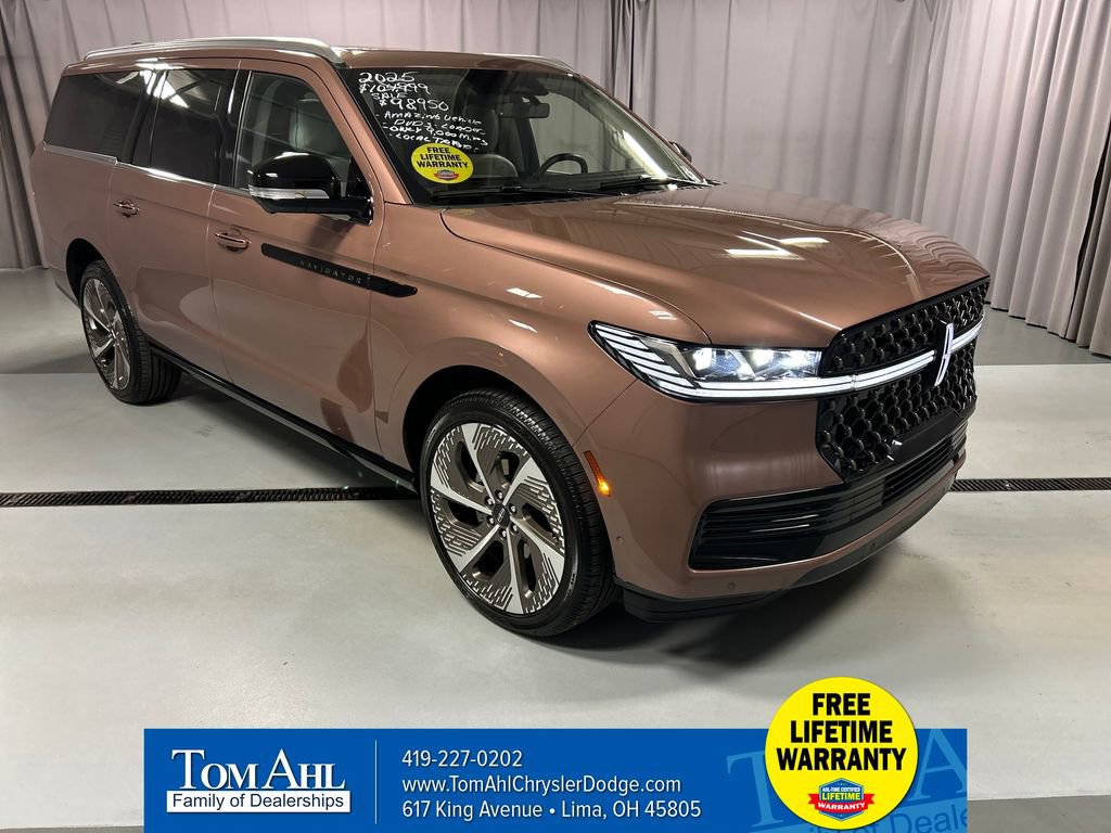Used 2025 Lincoln Navigator L Black Label image 1
