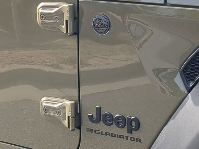 New 2025 Jeep Gladiator Sport AWD/4WD image 12