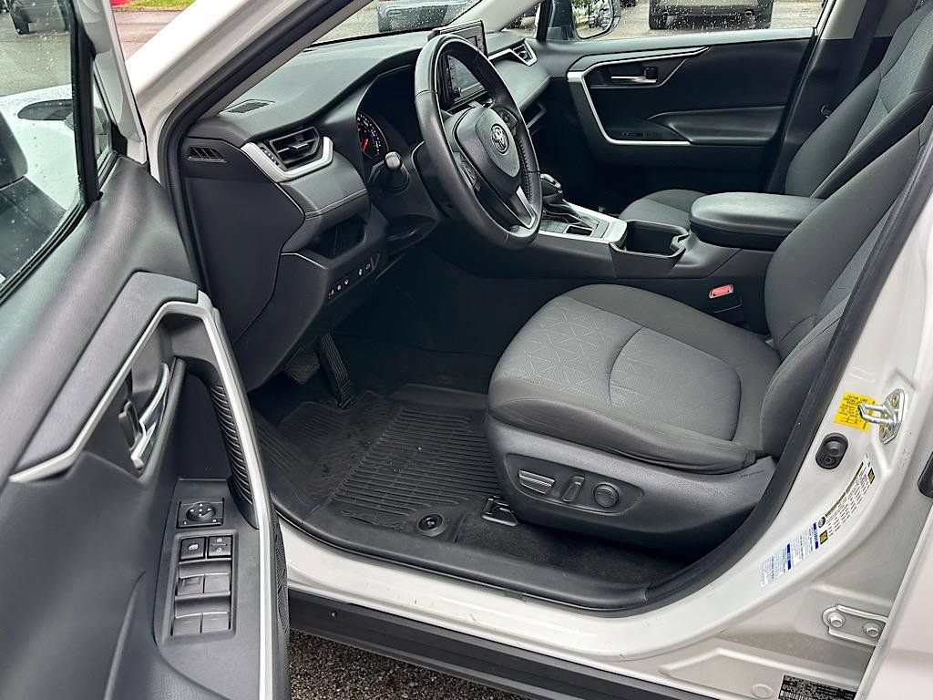 Certified 2022 Toyota RAV4 XLE w/ Convenience Package AWD/4WD image 11