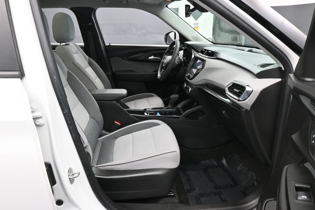 Used 2021 Chevrolet TrailBlazer LT w/ Sun and Liftgate Package FWD image 41