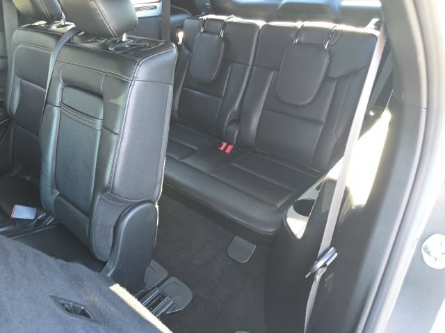 Used 2020 Ford Explorer XLT w/ Equipment Group 202A AWD/4WD image 8