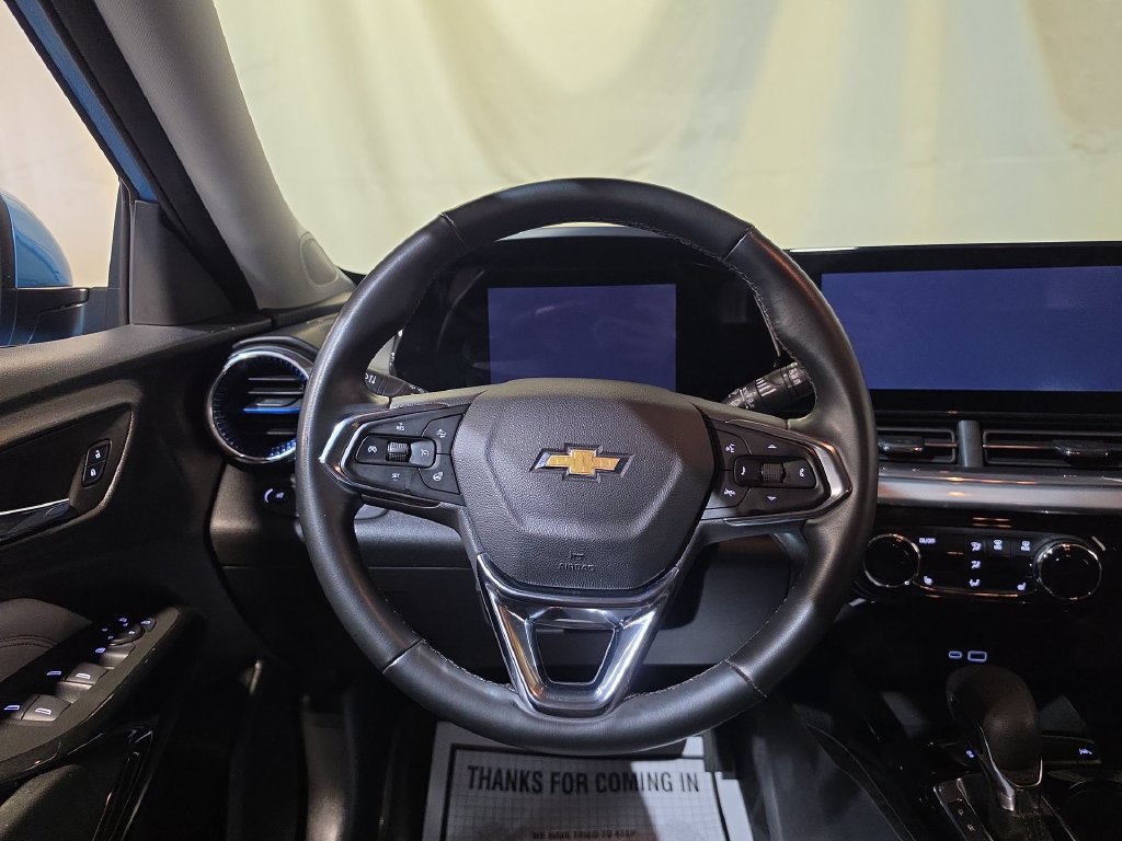 Used 2025 Chevrolet Trax LT w/ Driver Confidence Package FWD image 11