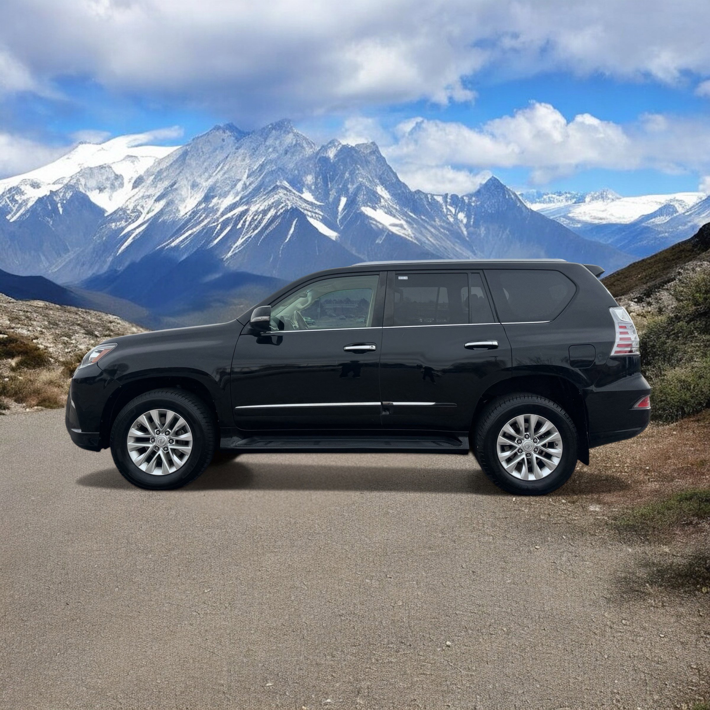 Used 2015 Lexus GX 460 w/ Premium Package image 2