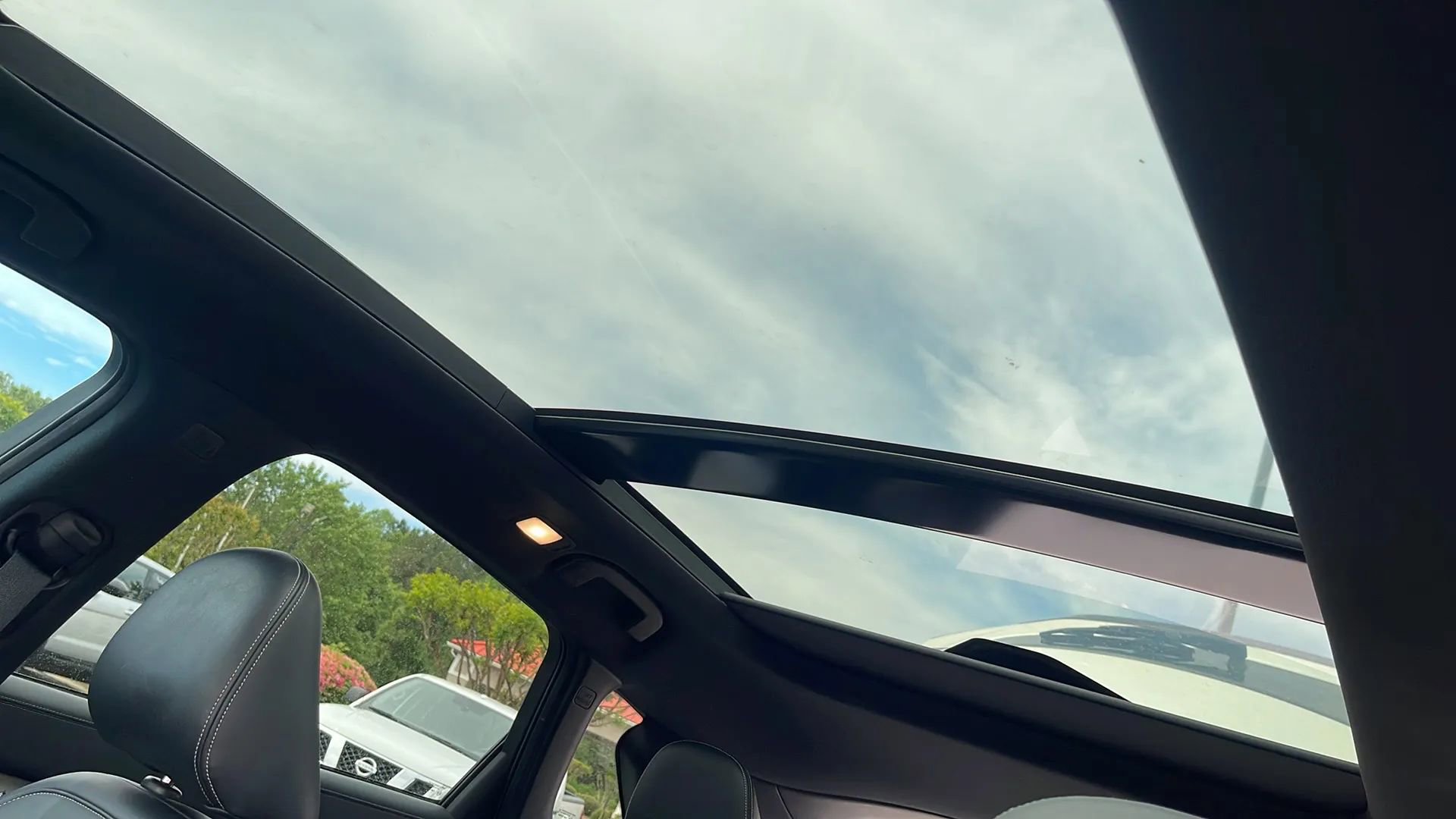 Used 2022 INFINITI QX50 Luxe w/ Appearance Package image 24