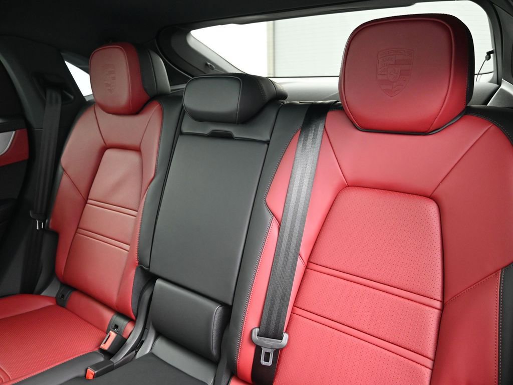 New 2026 Porsche Cayenne Coupe image 6