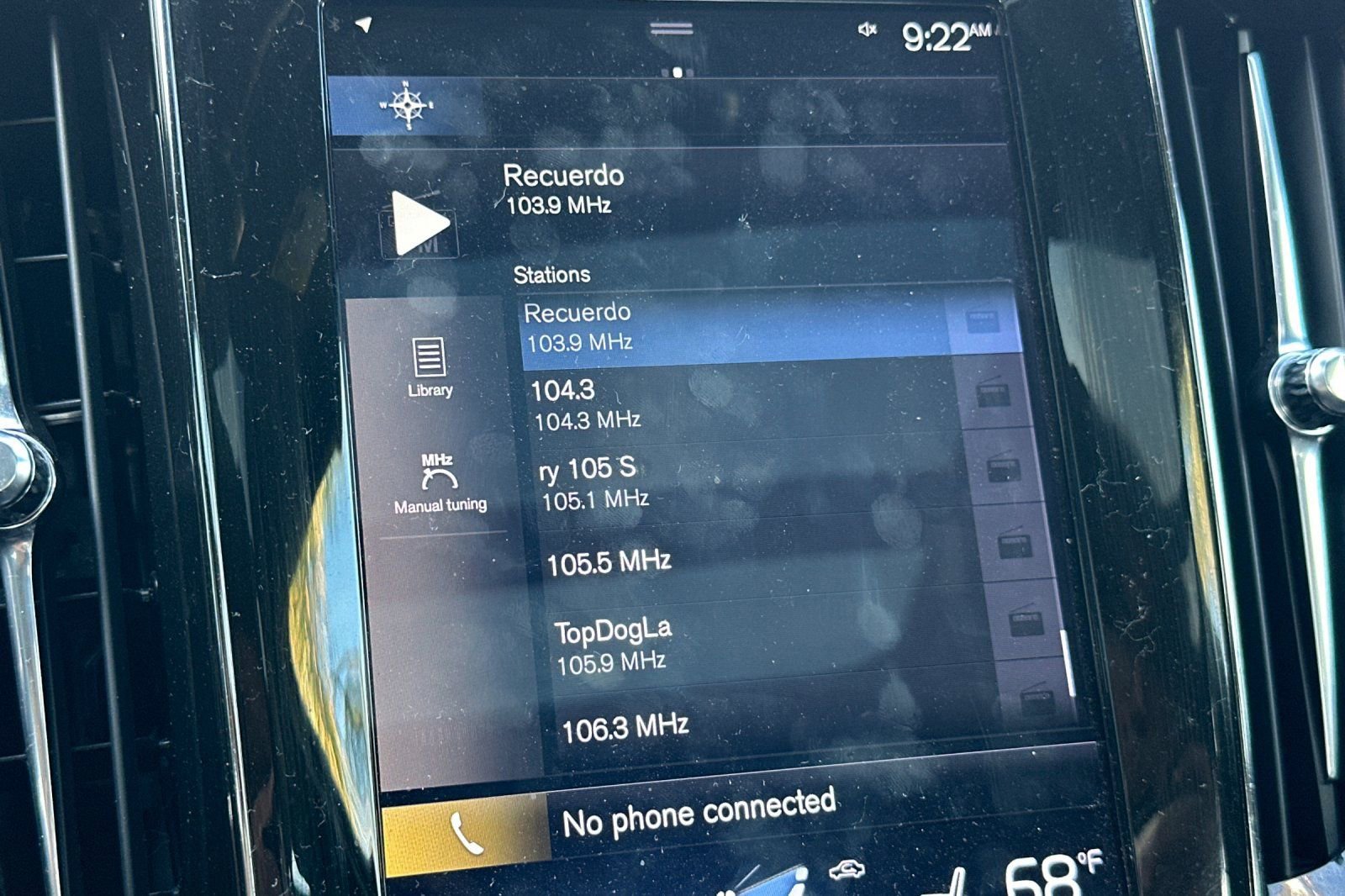 Used 2019 Volvo S60 T5 R-Design image 17