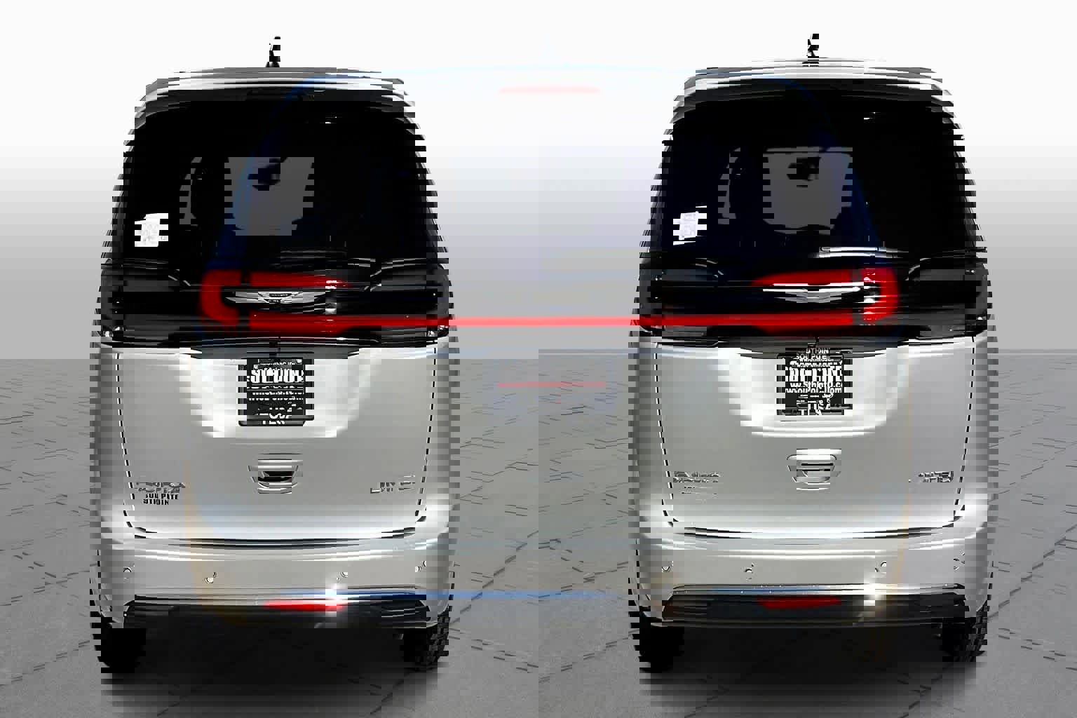 New 2026 Chrysler Pacifica Limited image 4