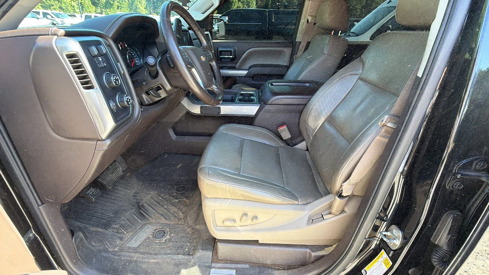 Used 2015 Chevrolet Silverado 1500 LTZ Z71 w/ Custom Sport Edition AWD/4WD image 16