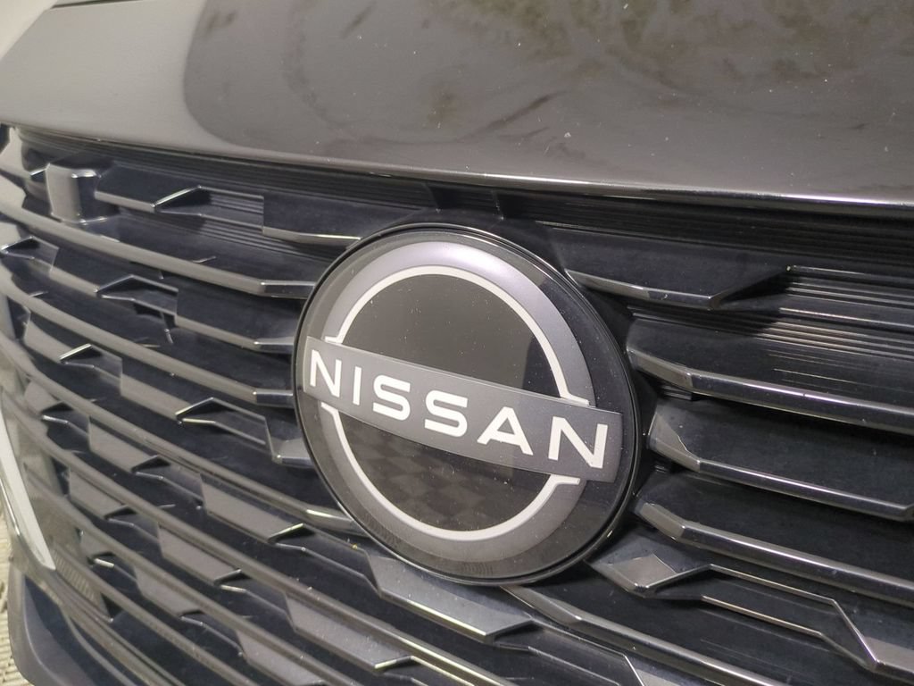Used 2025 Nissan Sentra SV FWD image 13