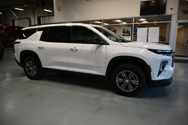 New 2027 Chevrolet Traverse LT AWD/4WD image 4