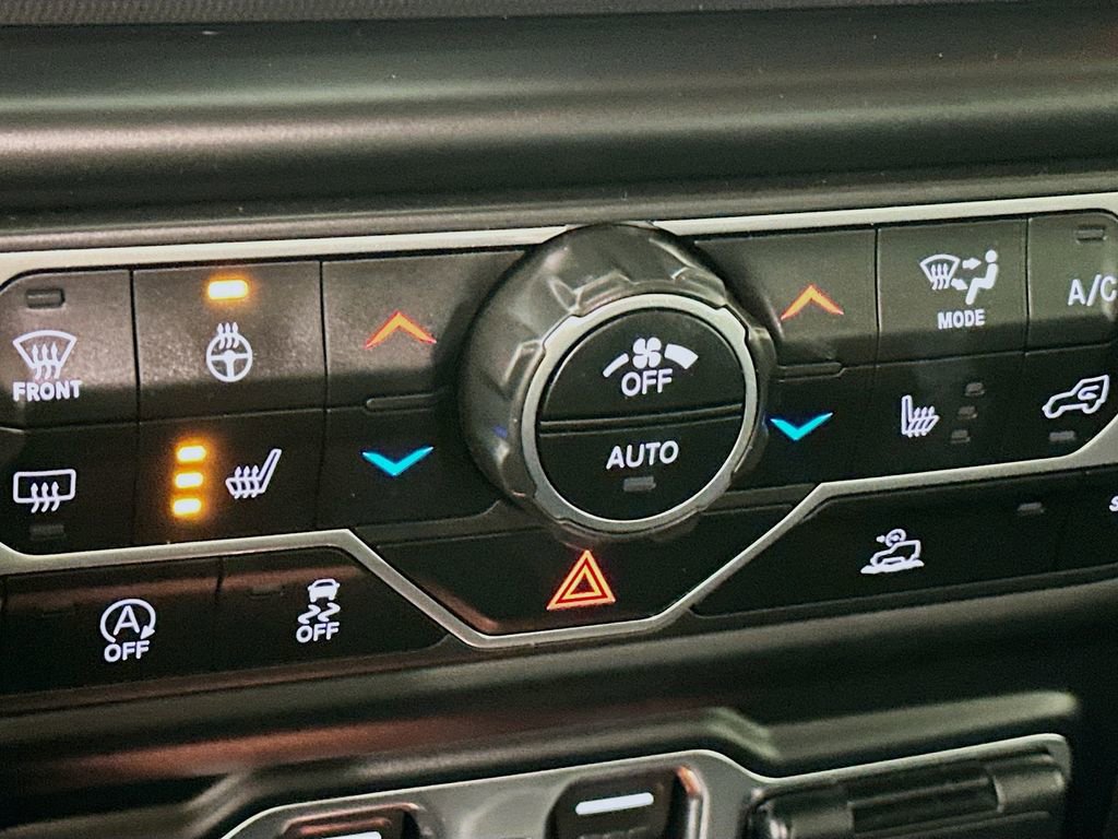 Certified 2021 Jeep Gladiator Rubicon w/ Cold Weather Group image 31