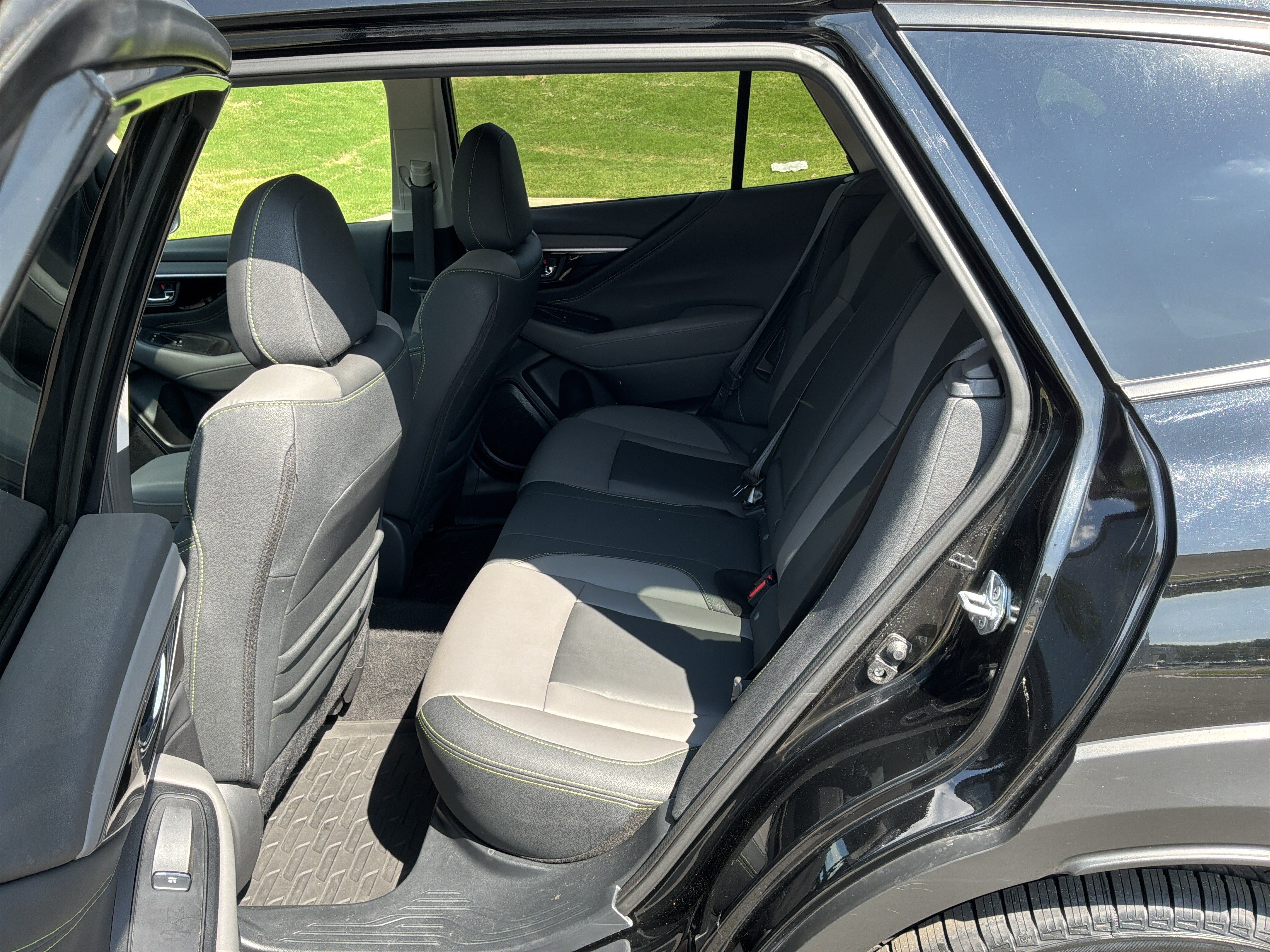 Used 2025 Subaru Outback Onyx Edition AWD/4WD image 30