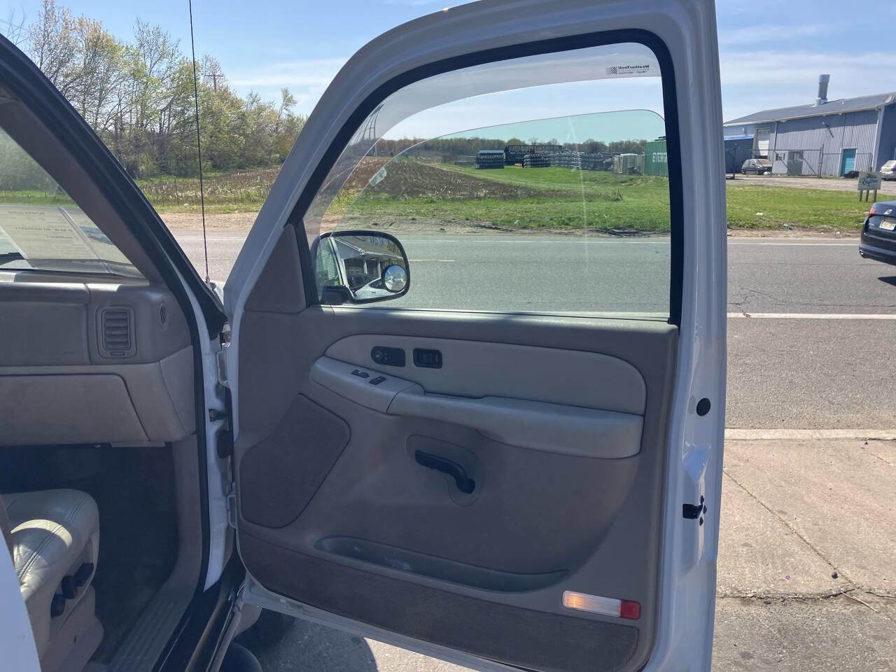 Used 2002 Chevrolet Suburban Z71 image 18