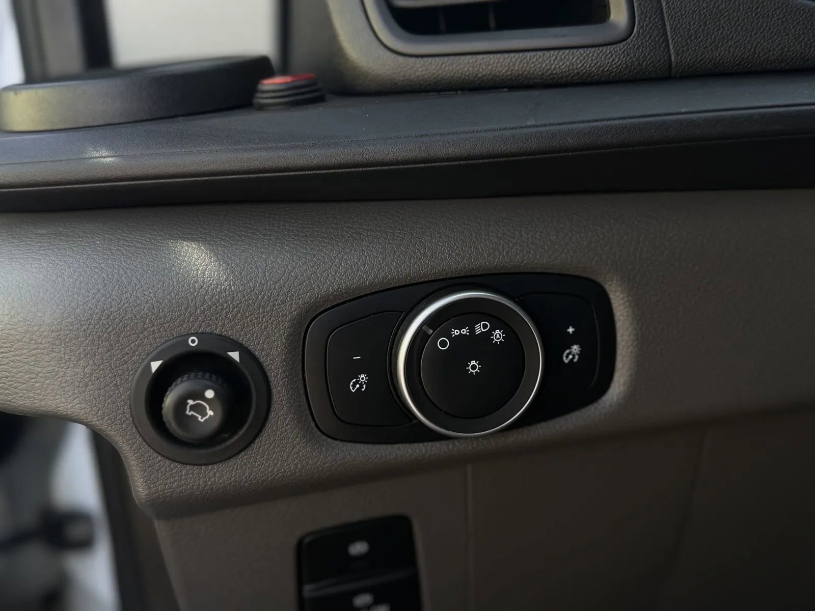 Used 2021 Ford Transit 350 XL AWD/4WD image 25