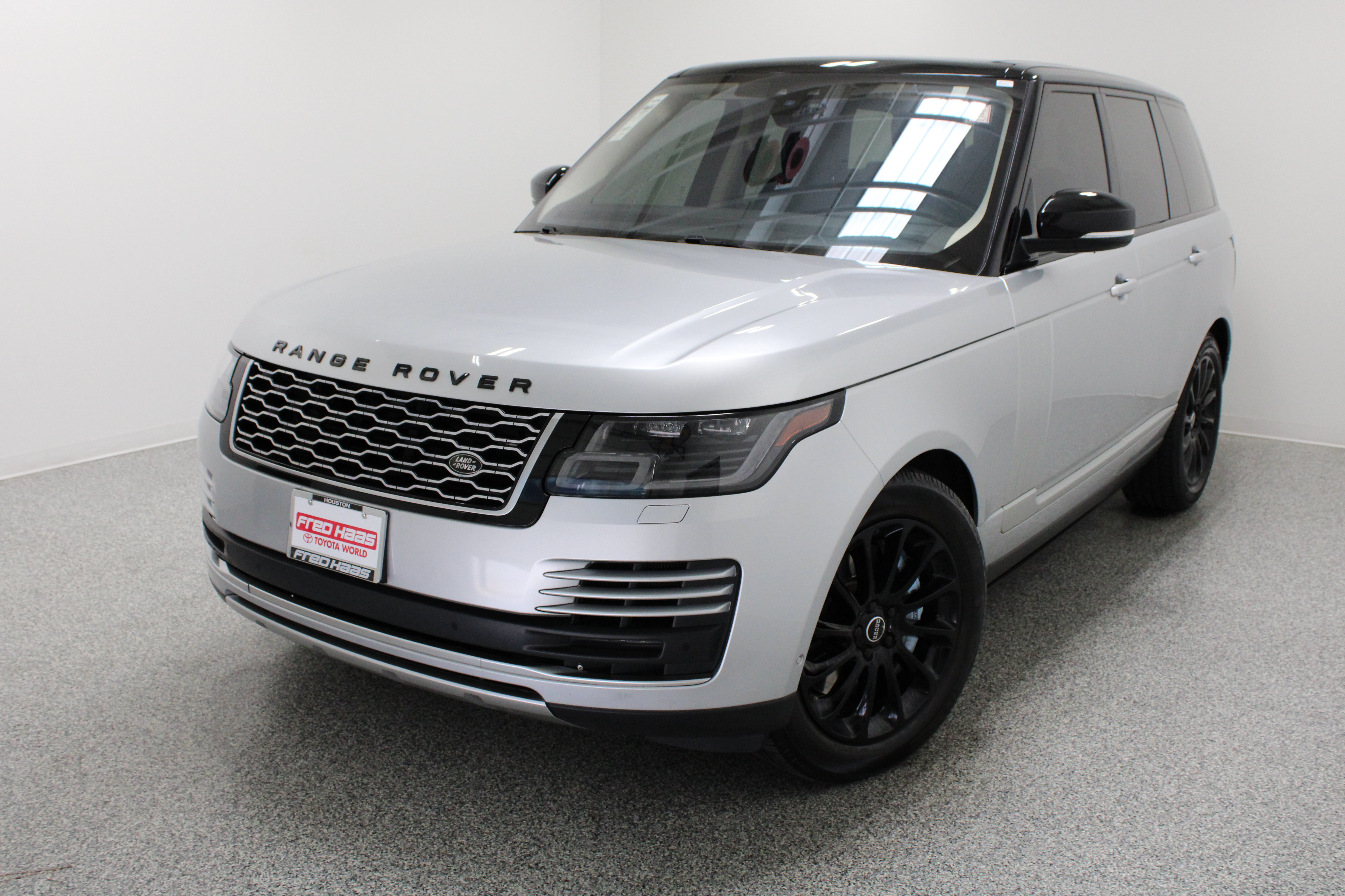 Used 2019 Land Rover Range Rover HSE AWD/4WD image 2