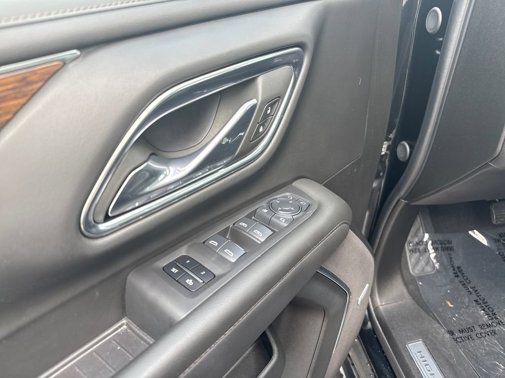 Used 2024 Chevrolet Suburban High Country AWD/4WD image 11
