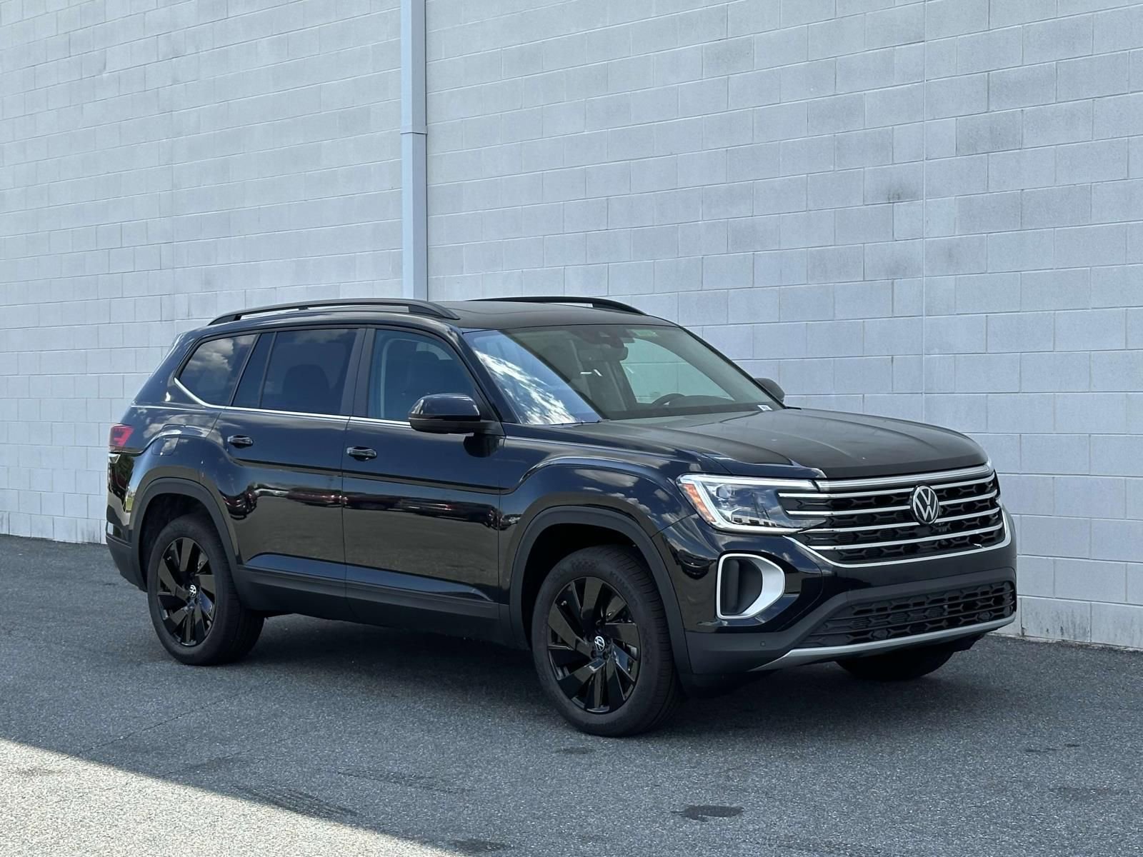 New 2026 Volkswagen Atlas SE image 9