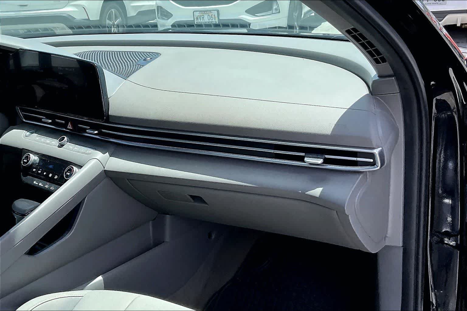 Used 2024 Hyundai Elantra SEL FWD image 23