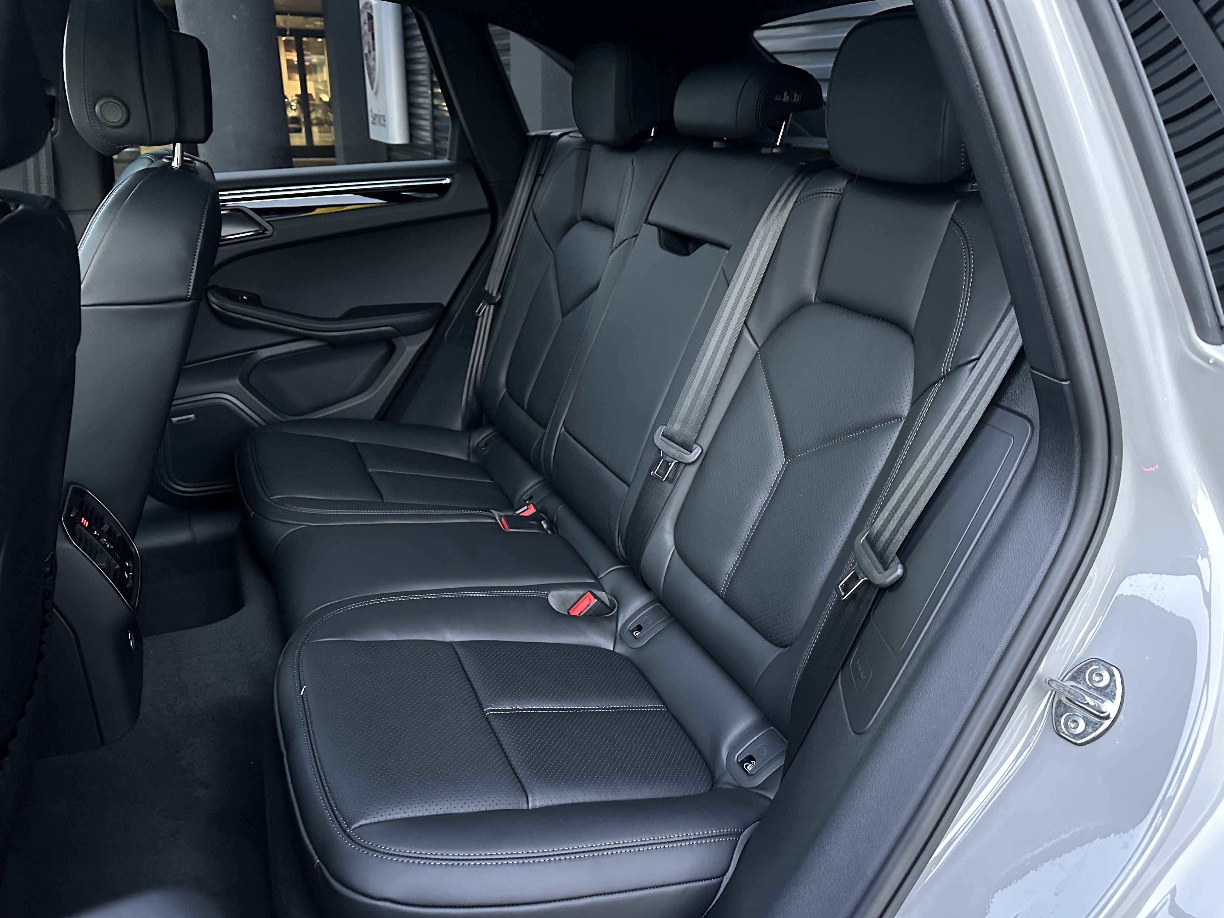 New 2026 Porsche Macan AWD/4WD image 29