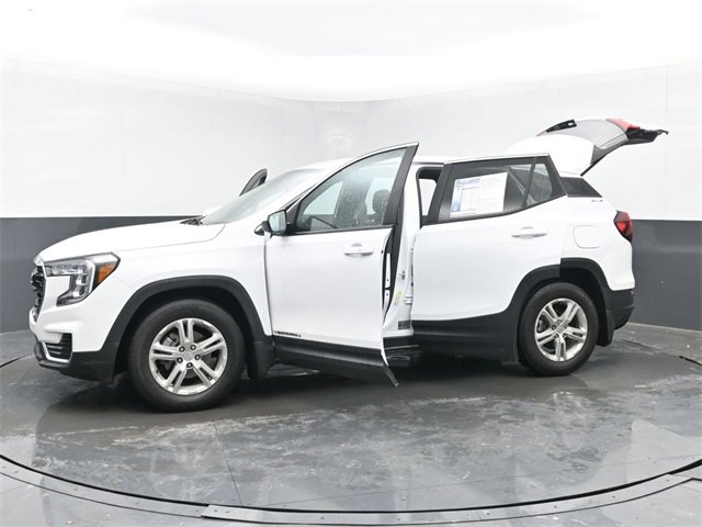 Used 2022 GMC Terrain SLE image 38