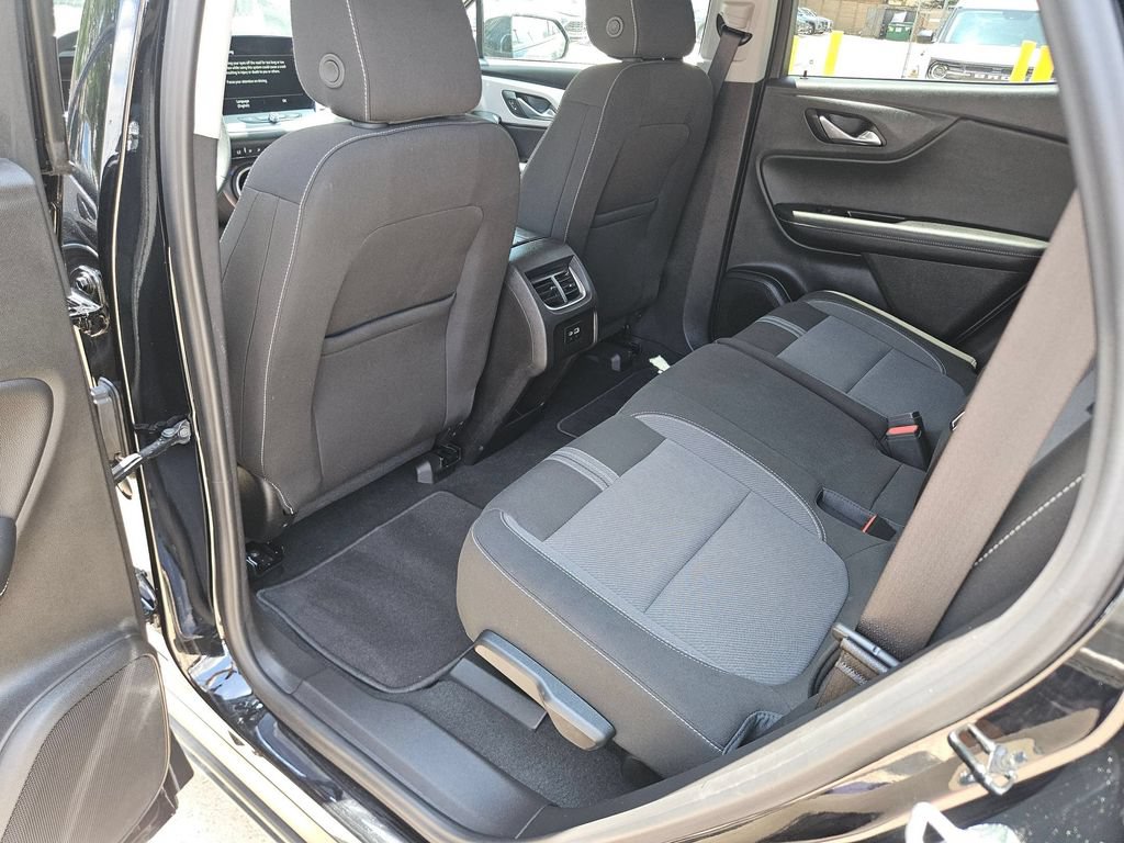 Used 2025 Chevrolet Blazer LT FWD image 28