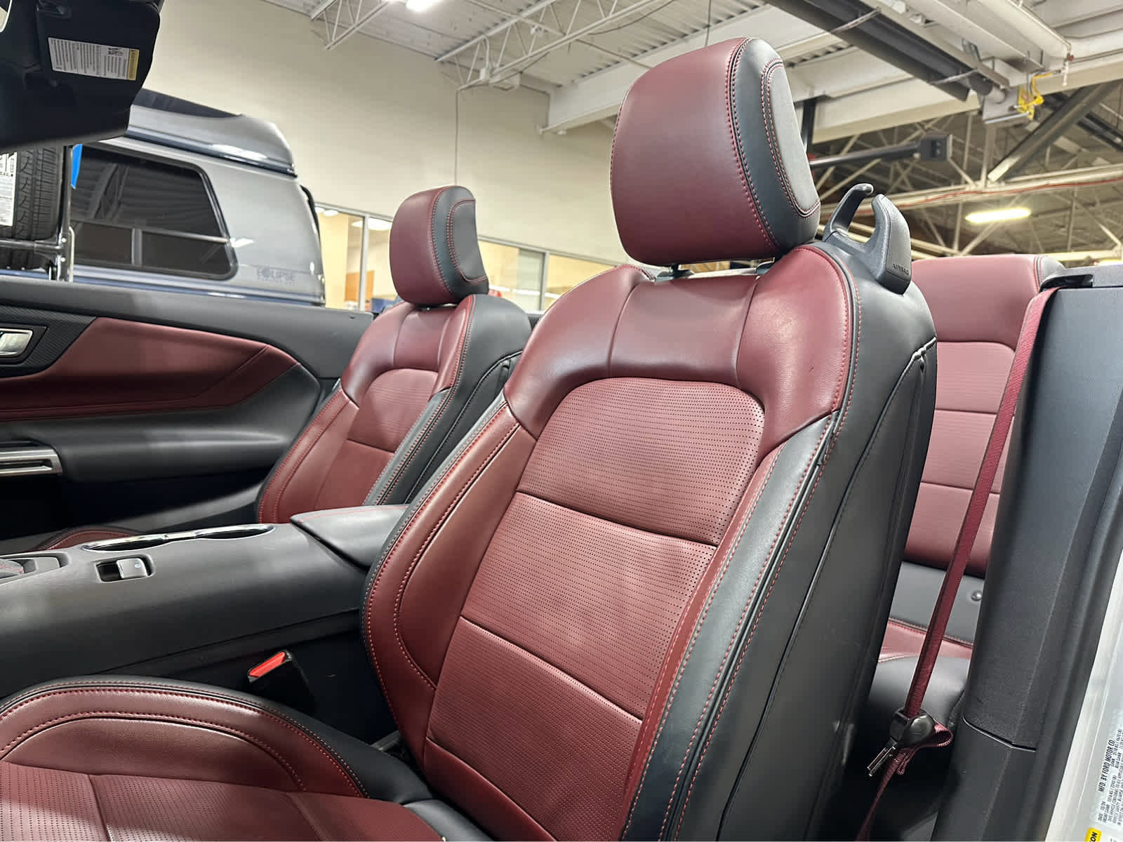 Used 2025 Ford Mustang Premium image 23