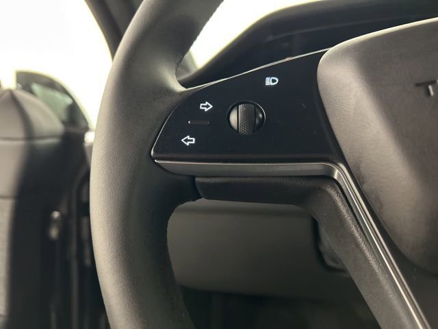Used 2024 Tesla Model X image 9
