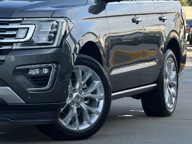 Used 2018 Ford Expedition Limited w/ Equipment Group 302A RWD image 10