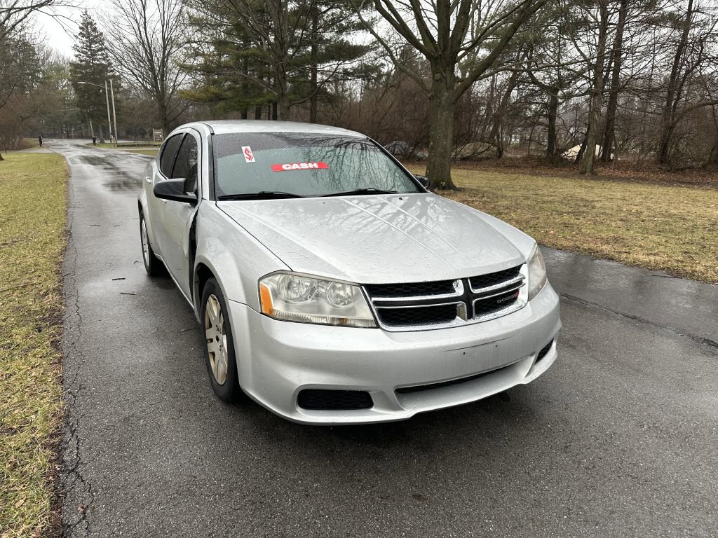 Used 2012 Dodge Avenger SE image 3