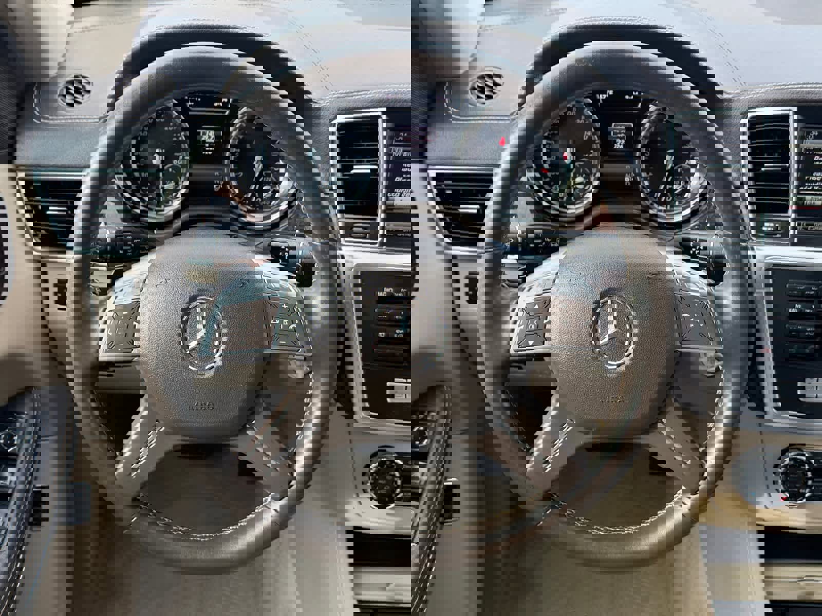 Used 2014 Mercedes-Benz GL 450 4MATIC image 18