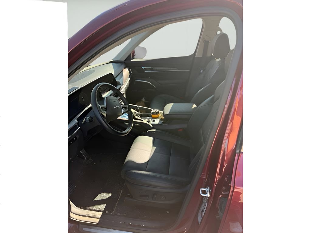 Used 2024 Kia Telluride SX w/ Towing Package image 12