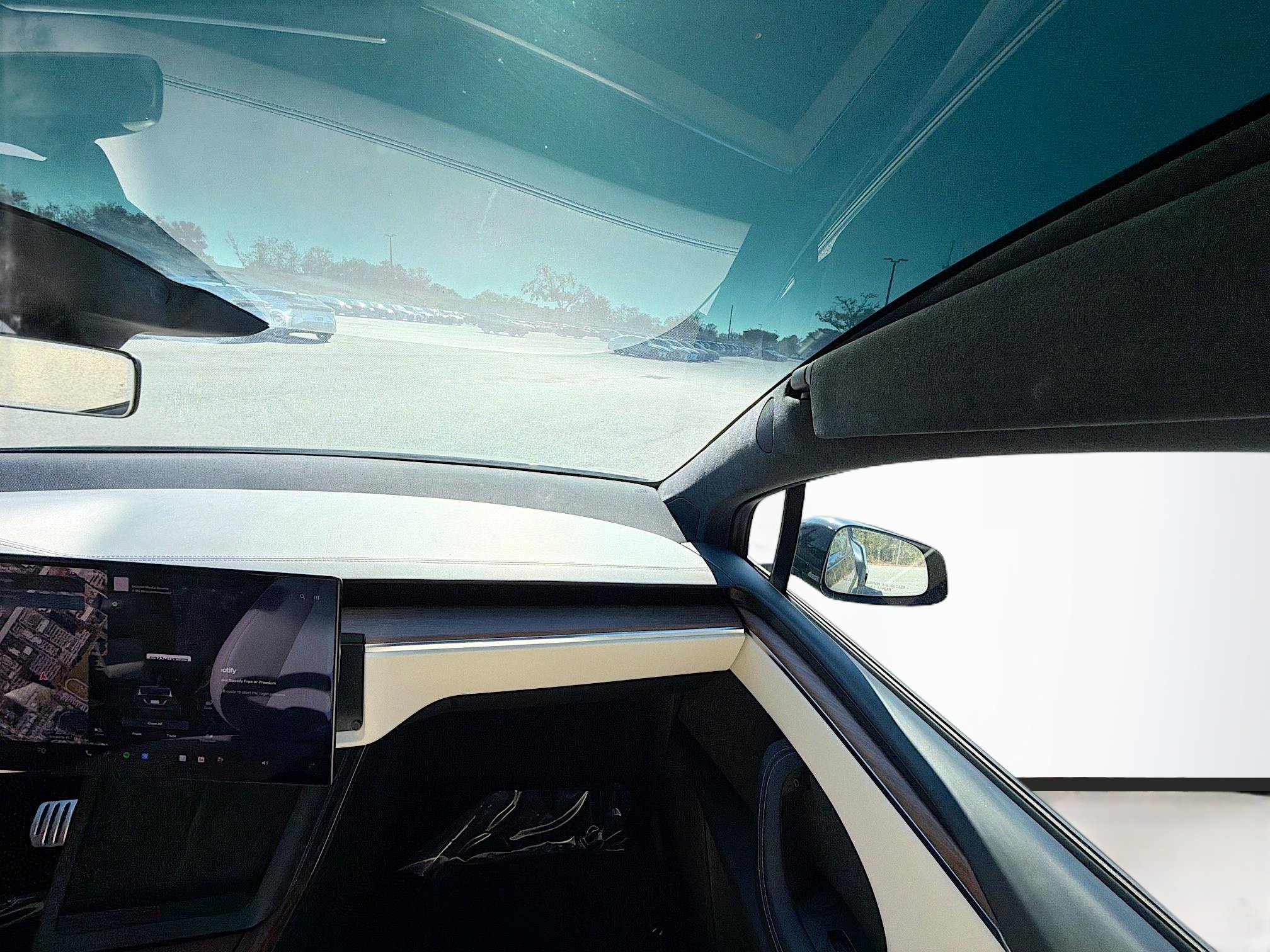 Used 2024 Tesla Model X image 18