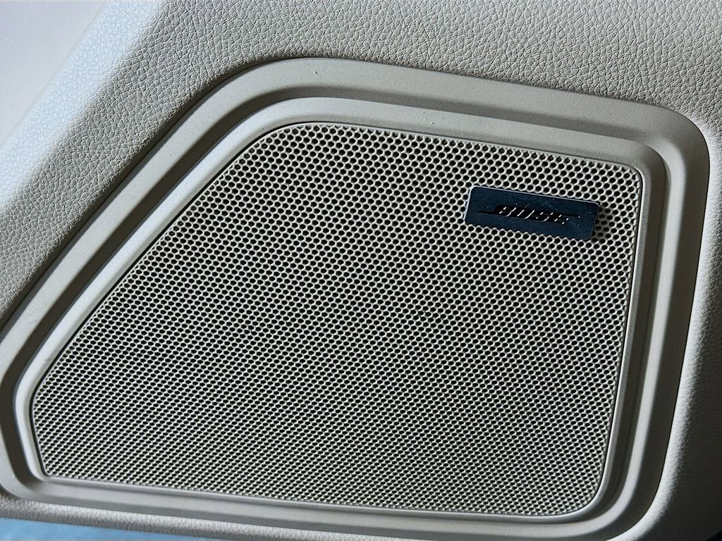 Certified 2025 Porsche Macan image 20