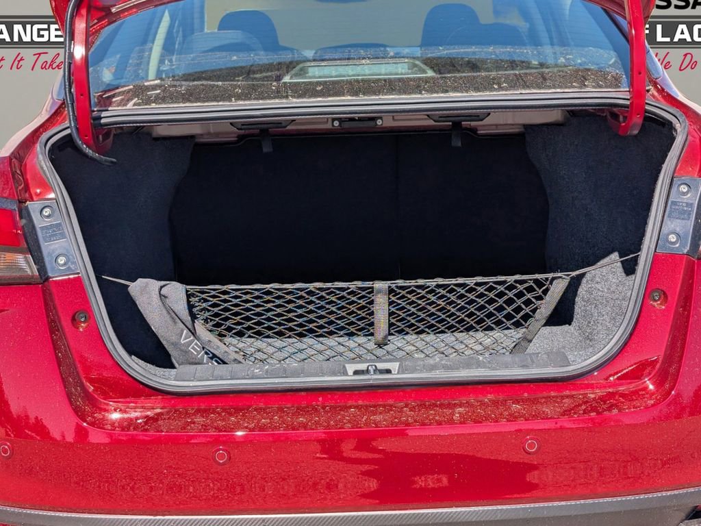 New 2025 Nissan Versa SR w/ Trunk Package image 10