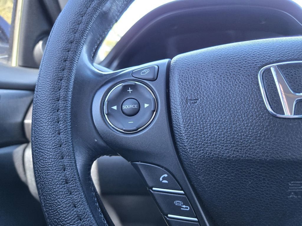 Used 2014 Honda Accord Touring image 17
