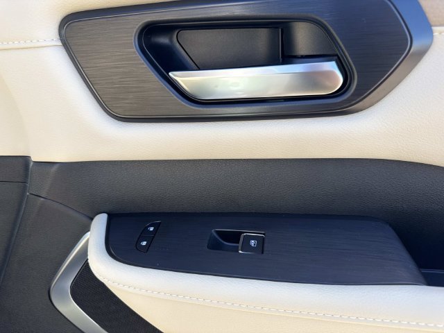 New 2027 Nissan Armada Platinum AWD/4WD image 17